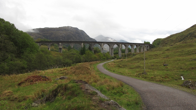 IMG_0100.JPG - Blick zurück zum Glenfinnan Viadukt.