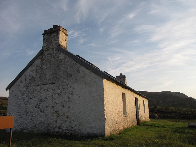 IMG_1009.jpg - Maol Bhuidhe Bothy mit neu gedecktem Dach