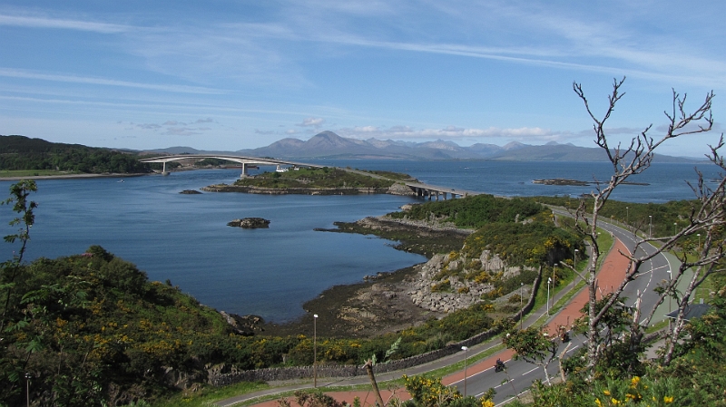 IMG_1221.jpg - Road to the Isles und Skye Bridge