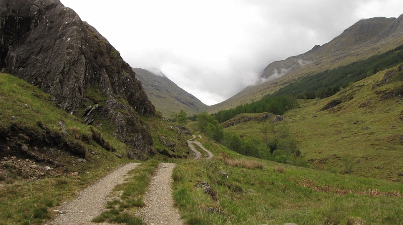 IMG_0129.JPG - Der Pass Bealach a' Chaorainn am Horizont