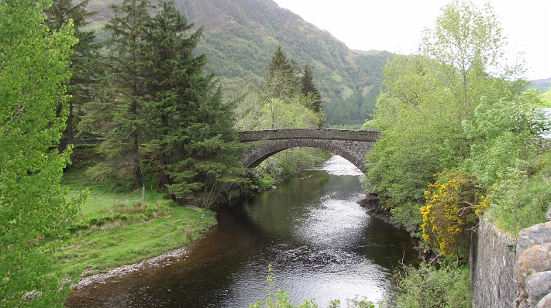 IMG_0622.JPG - Brücke über den River Shiel